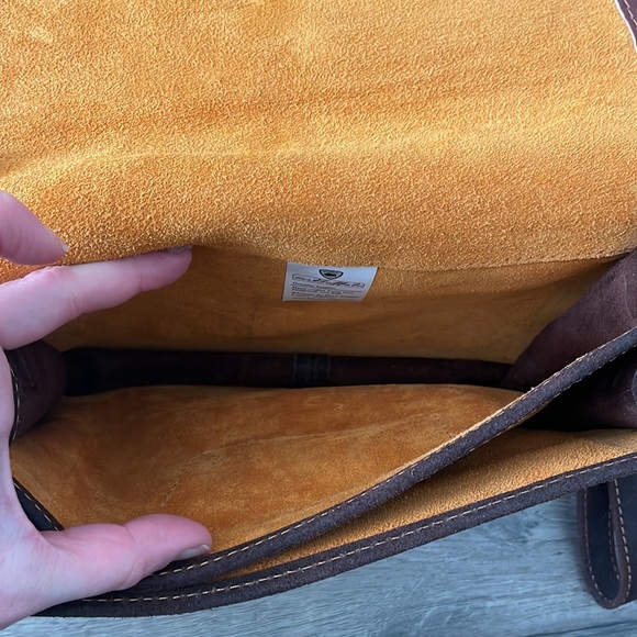 Black buffalo genuine leather unisex shoulder bag - Picture 6 of 9